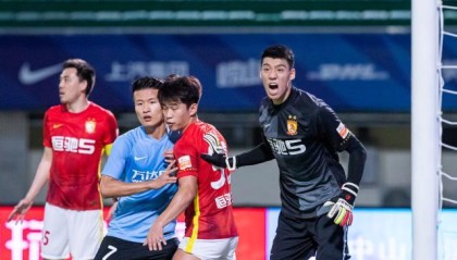 Kaiyun Sports-开云体育-广州队拼出一场平局！郑智上任两场斩4分开好头